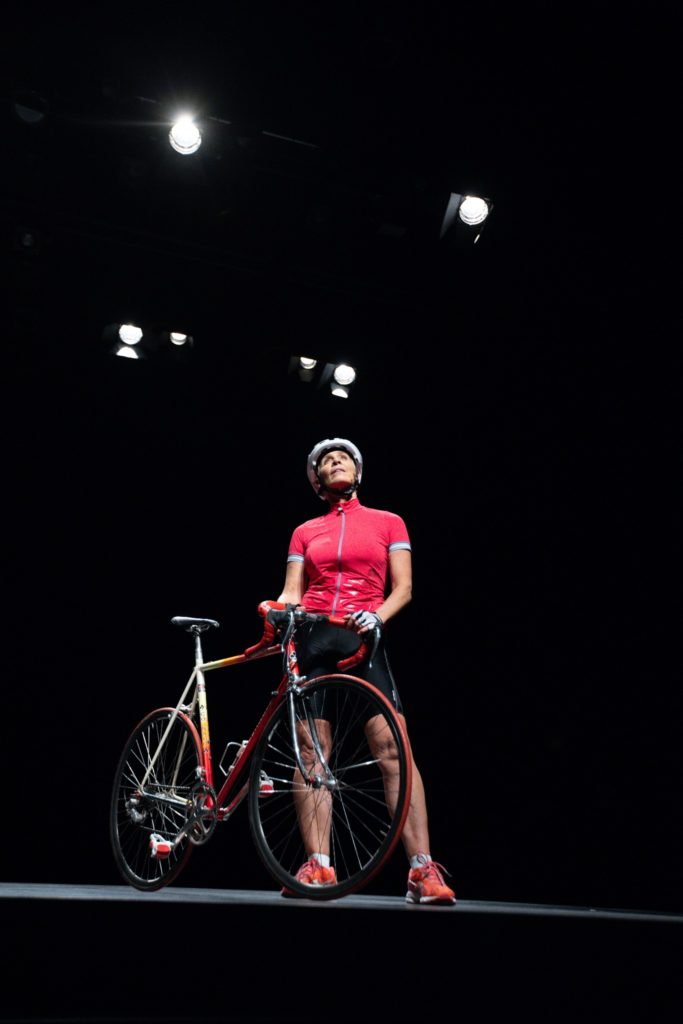 « Dans la roue de Jeannie Longo » : seule en selle